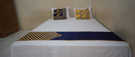 Espace de travail pour ordinateur portable, draps fournis