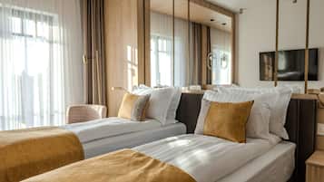 Minibar, in-room safe, individually decorated, individually furnished