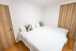 4 habitaciones, tabla de planchar con plancha y wifi gratis 