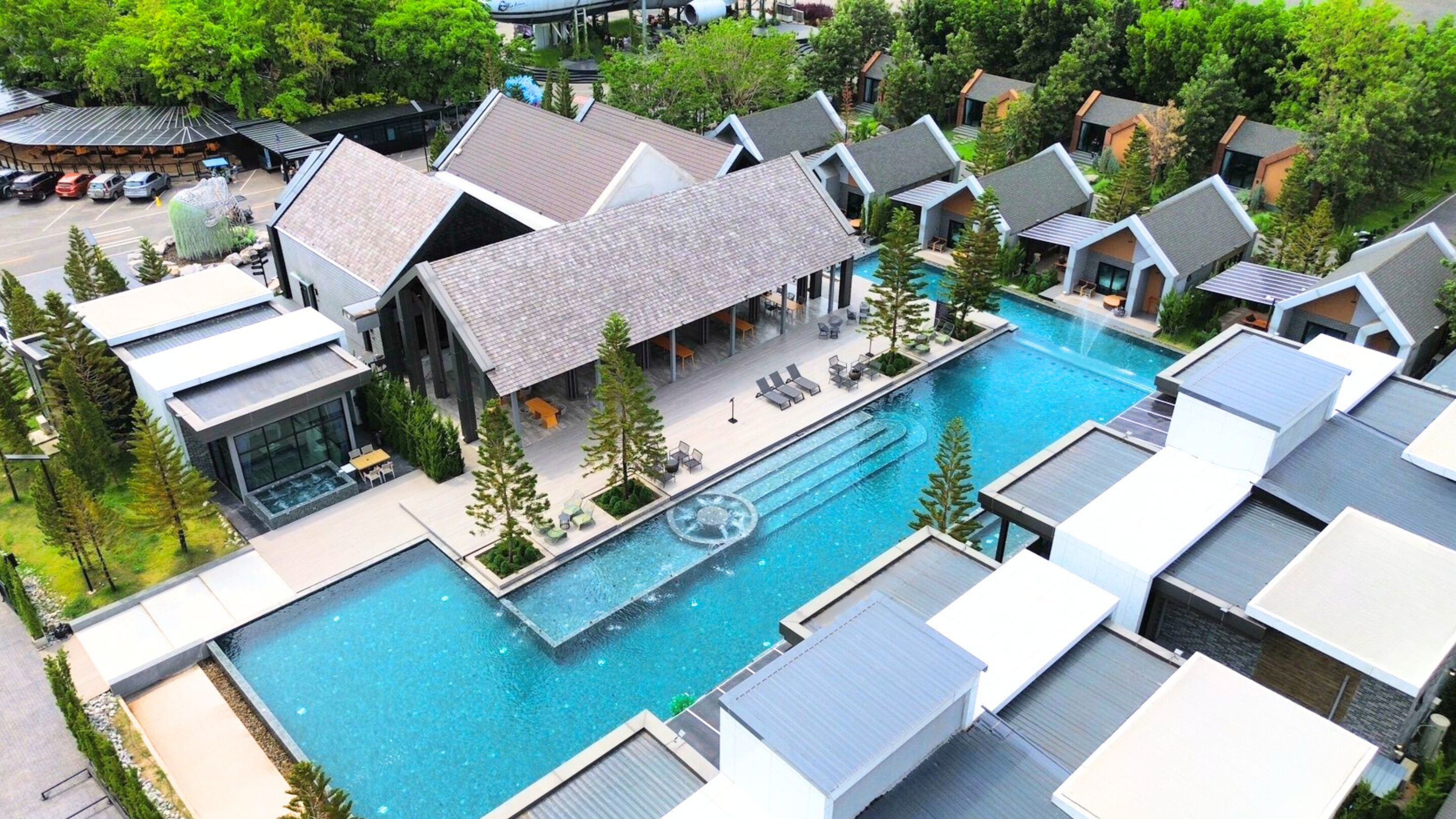 Presidential Villa | Free minibar, in-room safe, individually decorated