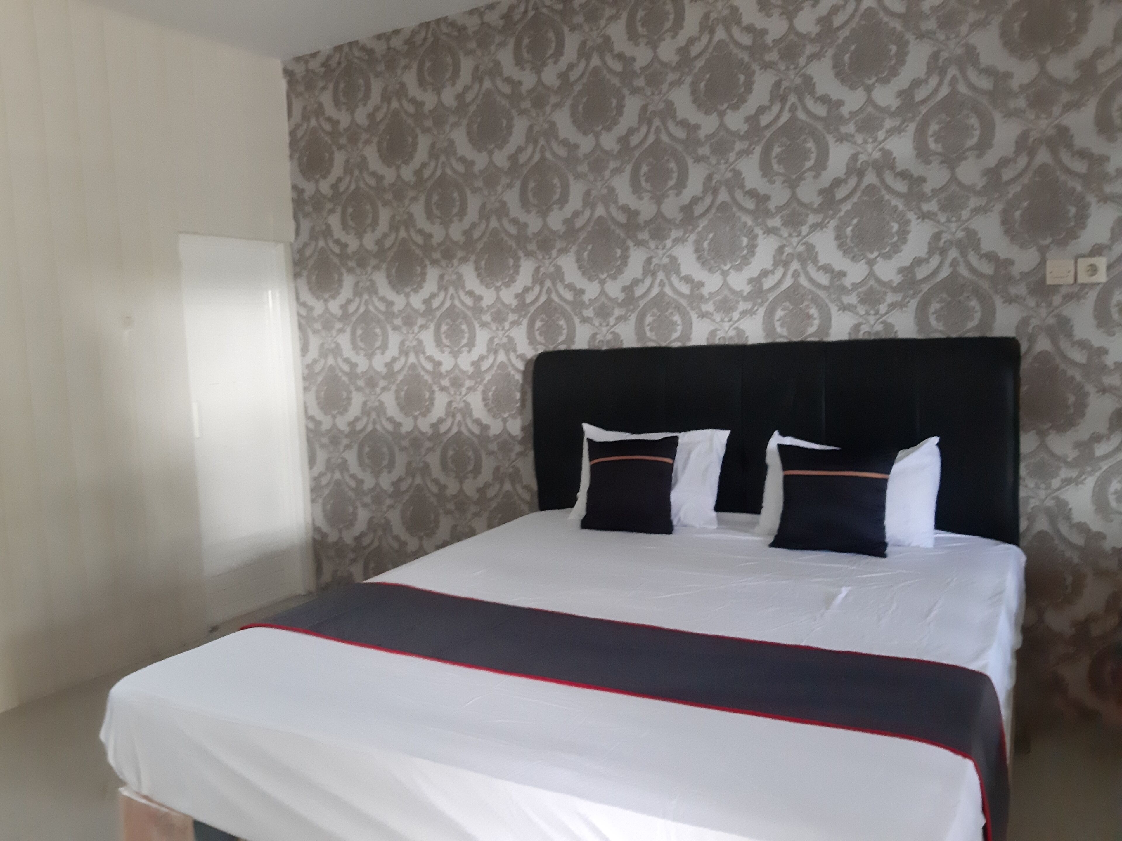 高級雙人房 | 書桌、手提電腦工作空間、床單