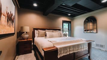 4 bedrooms, free WiFi, bed sheets