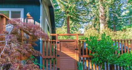 Serene 2BR Retreat, Great Views, Private Hot Tub