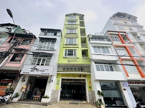 Mặt tiền nơi lưu trú