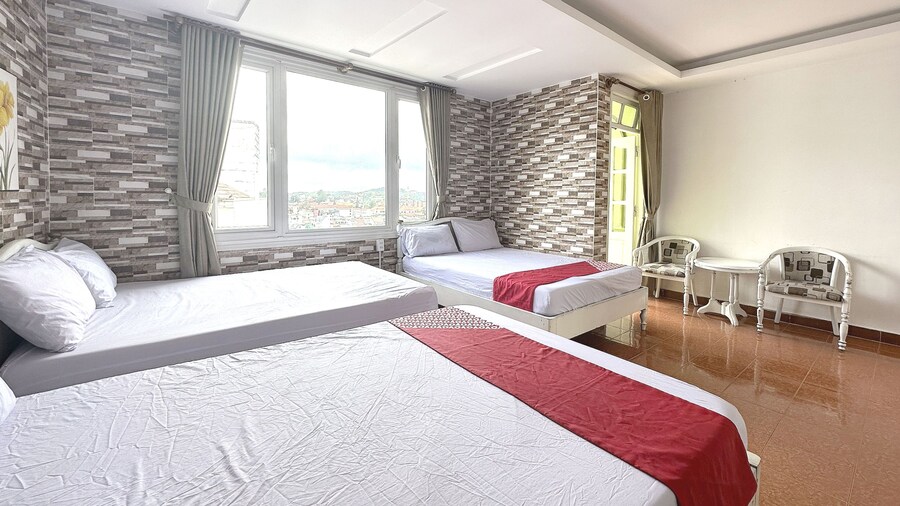 OYO 1196 Le Vu Hotel