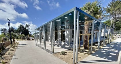 Chalet à Jullouville - 6 couchages, piscine chauffée, proche plage et commerces