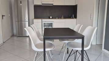 Deluxe-studiolejlighed - privat badeværelse | Privat køkken | Elkedel