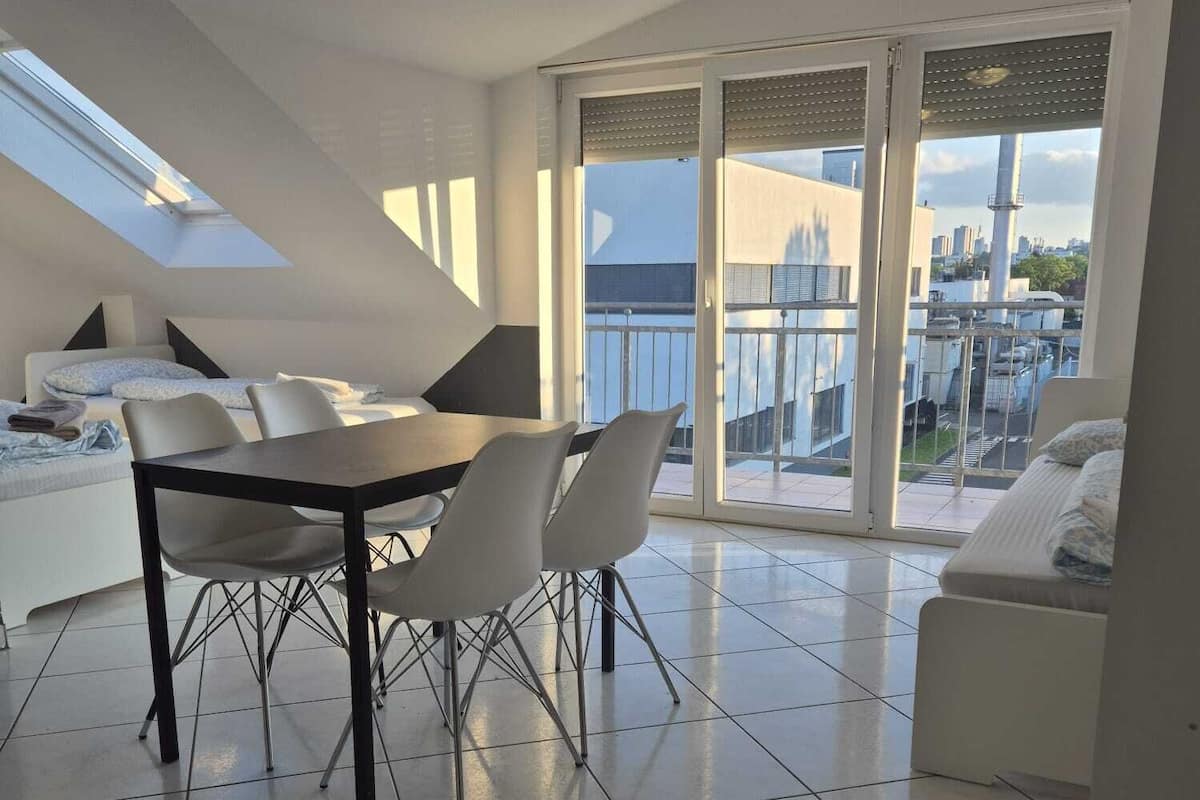 Studio – deluxe, privat bad | Wi-fi (inkludert) og sengetøy