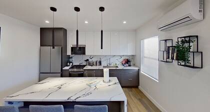 BEAUTIFUL NOHO 1-BEDROOM APARTMENT: NEWLY REMODELED w/ PARKING & EV CHARGER p70