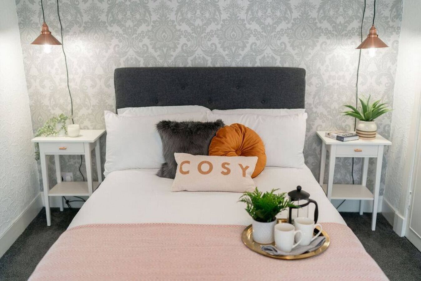 3 slaapkamers, een strijkplank/strijkijzer, wifi, beddengoed