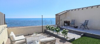 Coorie By The Coast, beachfront cottage, Arbroath