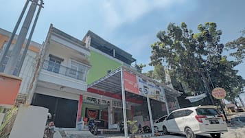 Mặt tiền nơi lưu trú