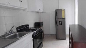 Mikrobølgeovn, ovn og kokeplater