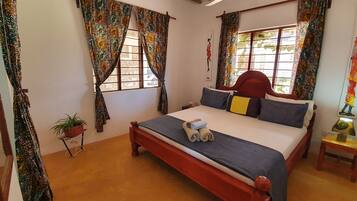 2 bedrooms, down duvets, in-room safe, blackout curtains