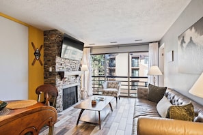 TV, fireplace