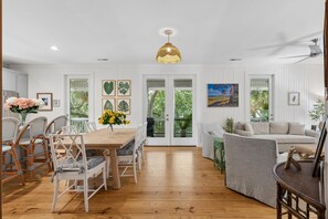 Dining - Chasing Waves-Private Pool-Luxury On Edisto-Pets (Edisto Island)