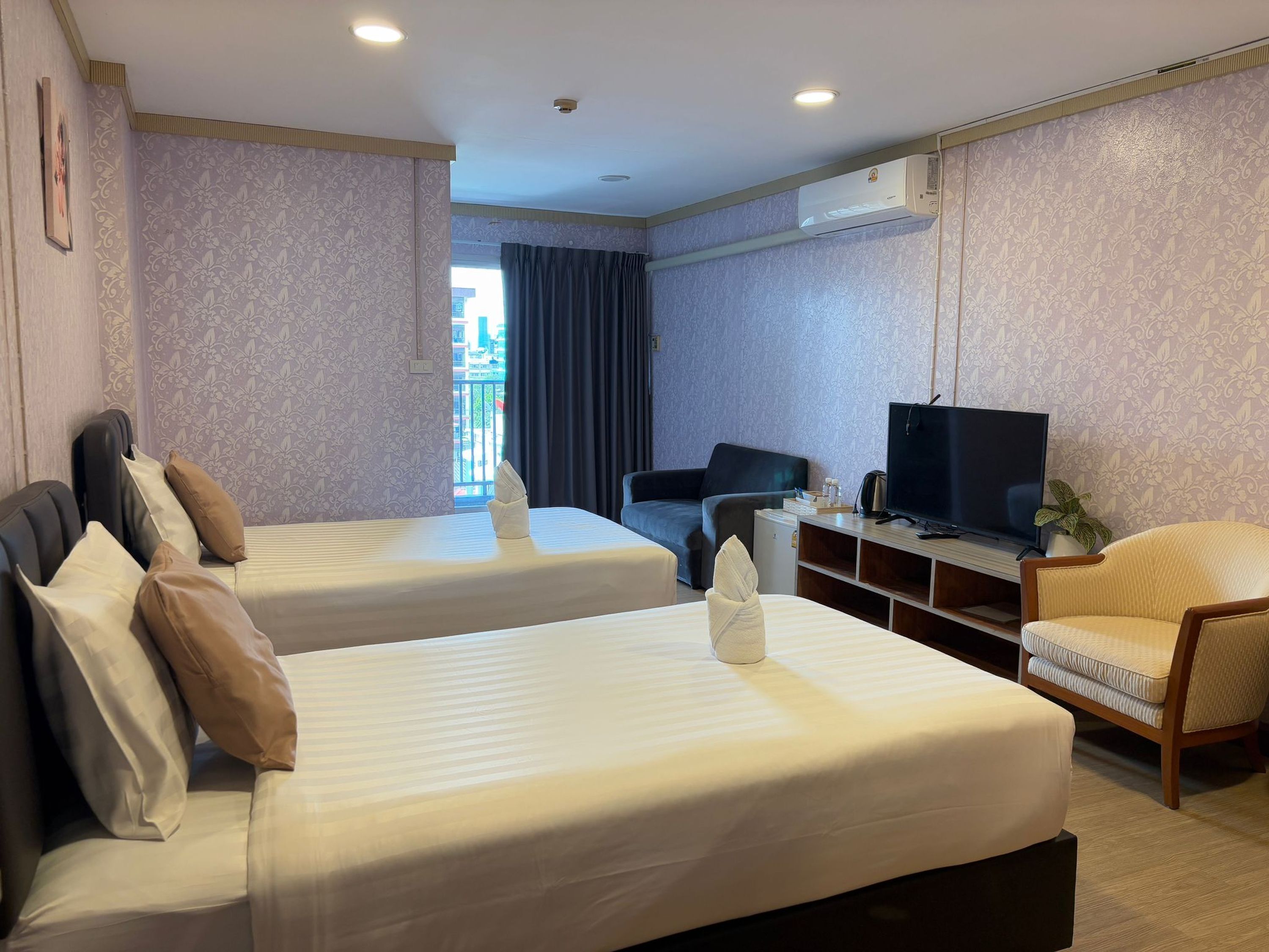 Deluxe Twin Room
