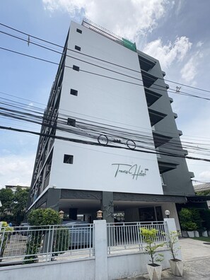 Exterior - OYO 75446 Travis Inthamara 49 (Bangkok)