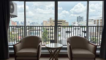 Habitación Deluxe doble | Escritorio, espacio para trabajar con un portátil, ropa de cama