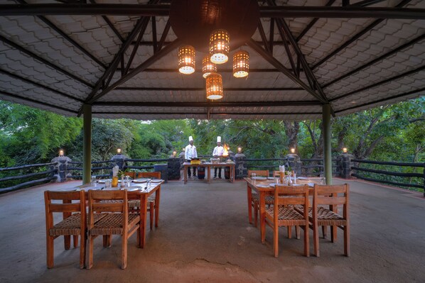 Restaurant - Aranyak Resort Bandhavgarh (Manpur)