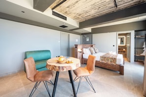 1 bedroom, desk, free WiFi
