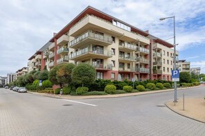 Exterior - Bobrzyńskiego 25 | Stylish Apartment | Parking (Kraków)