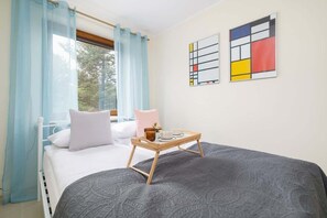 2 habitaciones, tabla de planchar con plancha, wifi y ropa de cama 