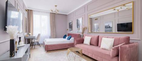 2 bedrooms, desk, iron/ironing board, WiFi