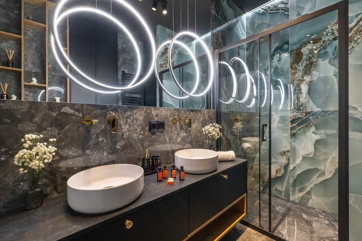 Shower, hair dryer, shampoo