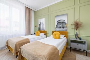 Spa - Elegant Apartment | Air Conditioning, Balcony, Close to Market Square (Kraków)