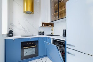 Réfrigérateur, four, plaque de cuisson, lave-vaisselle