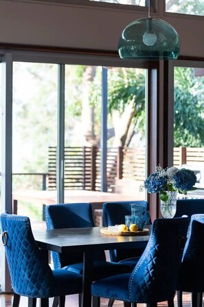 Dining - Blue Sapphire - Agnes Water (Agnes Water)