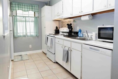 Walk to the Stadium! Pool, 3 Bed Athens Apartment