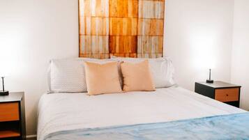 2 bedrooms, desk, iron/ironing board, travel crib