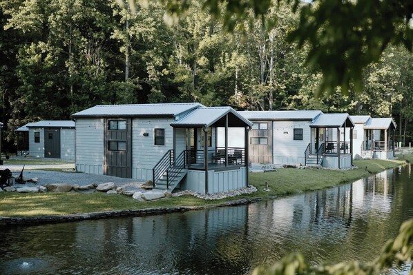 المنشأة من الخارج