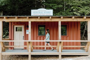 Exterior - Trout Cabin by Creekside Hideaway (Gatlinburg)