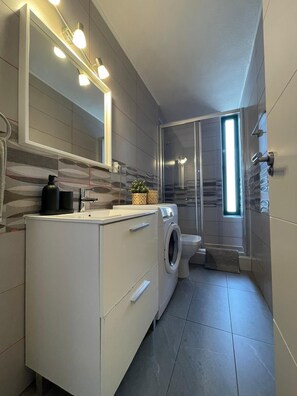 Shower, hair dryer, towels, toilet paper - COSTA ADEJE, PARQUE DE LAS AMERICAS (Costa Adeje)