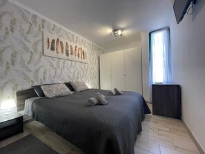 2 bedrooms, in-room safe, iron/ironing board, travel cot -  COSTA ADEJE, PARQUE DE LAS AMERICAS (Costa Adeje)