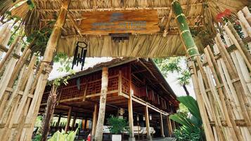 Mặt tiền nơi lưu trú