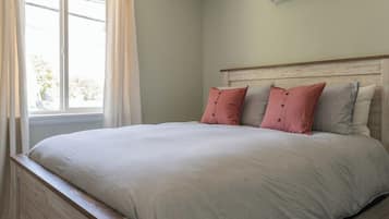 2 slaapkamers, een strijkplank/strijkijzer
