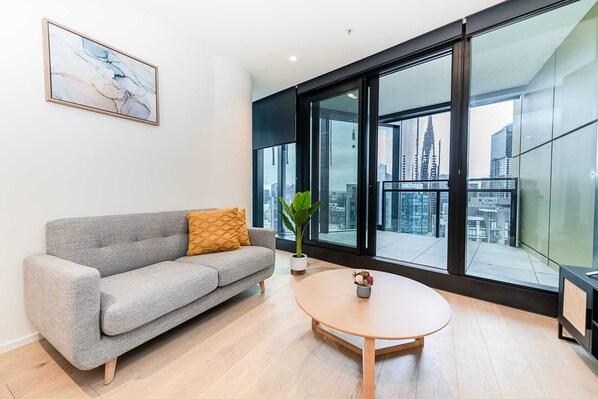 Living area - Homely Urban Oasis(2BR2B3Beds+View+WWS@GF) (Southbank)