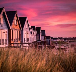 Exterior - Gorgeous Family 2-Bed Apt w/ Free Gym & Parking (Bournemouth)