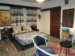 5 bedrooms, iron/ironing board, WiFi, bed sheets