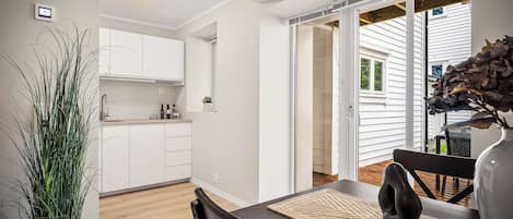 Apartemen, 2 kamar tidur | Dapur pribadi | Lemari es besar, oven, kompor, dan mesin pencuci piring