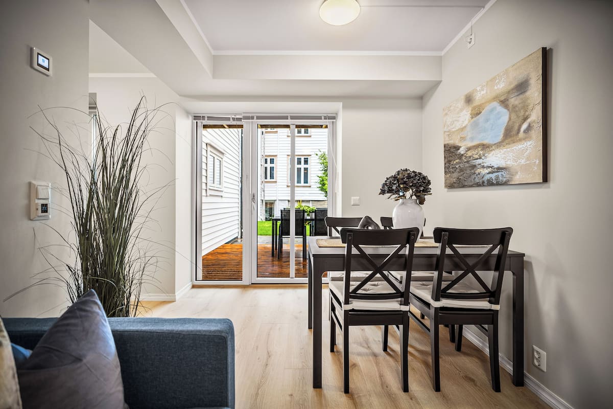 2 bedrooms, iron/ironing board, free WiFi