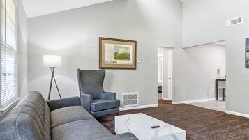 House, Multiple Beds, Kitchen, Garden View | Living area | 40-inch TV with digital channels