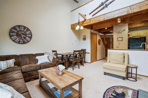 TV, fireplace, foosball, table tennis - Modest and Inviting One-Bedroom Plus Loft Condo C7 (Killington)