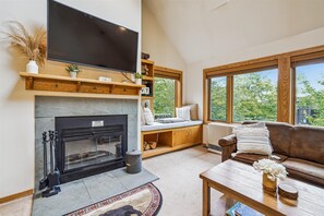 TV, fireplace, foosball, table tennis - Modest and Inviting One-Bedroom Plus Loft Condo C7 (Killington)