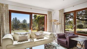 Family Villa | Living area