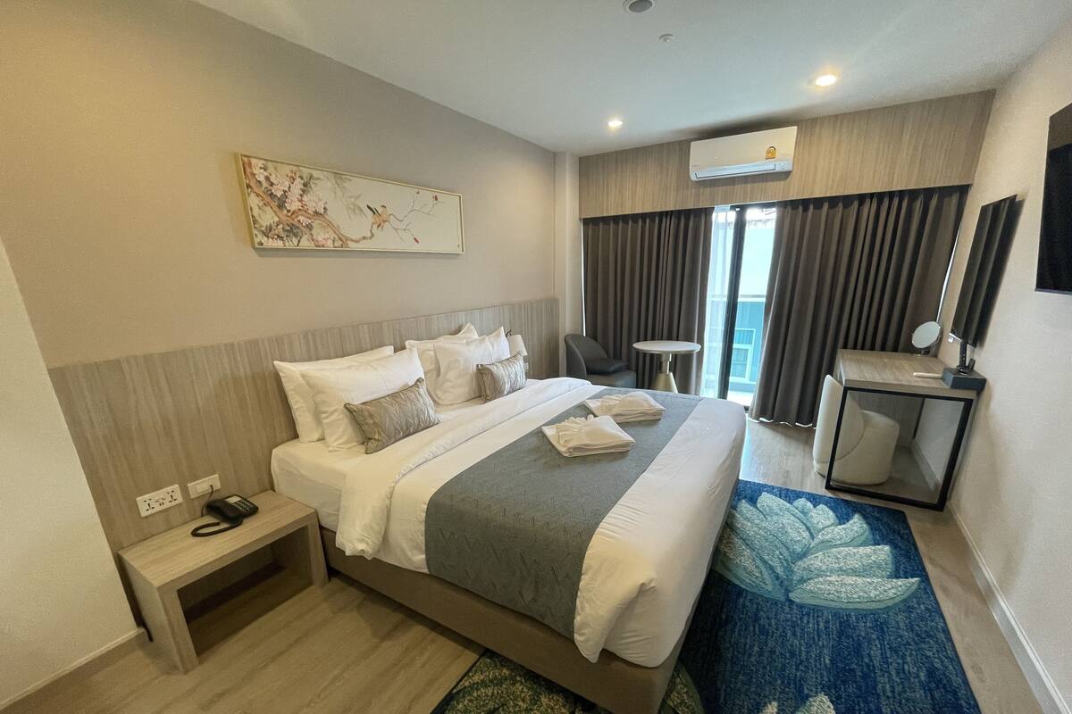 Standard Double Room | Bar mini percuma, peti besi dalam bilik, seterika/papan seterika 